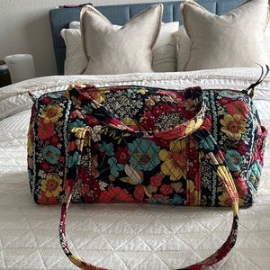 Vera Bradley small duffle in Happy Snails print